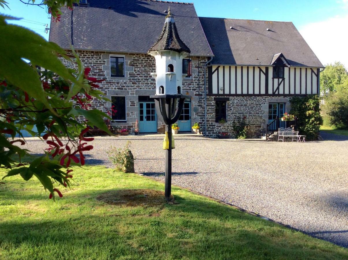Maison Mai Or La Petite Maison Mai Or La Petite Grange Or All Three La Chapelle-Urée Exterior foto